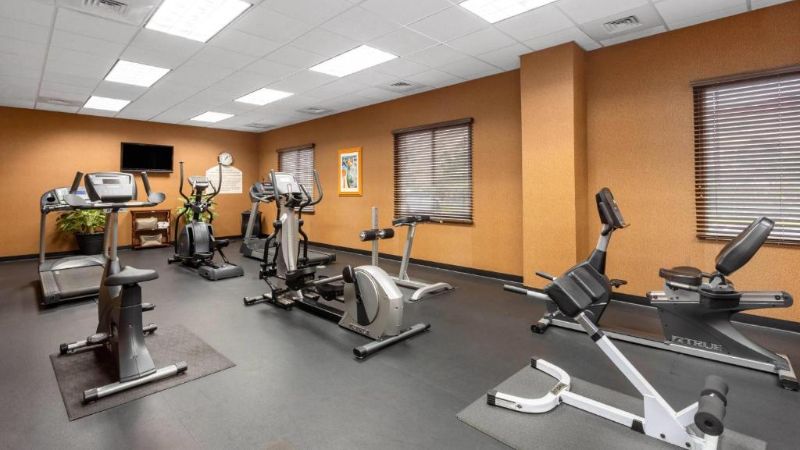Hawthorn Suites by Wyndham West Palm Beach, room with private jacuzzi, photo 7