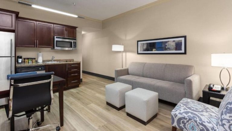Hawthorn Suites by Wyndham West Palm Beach