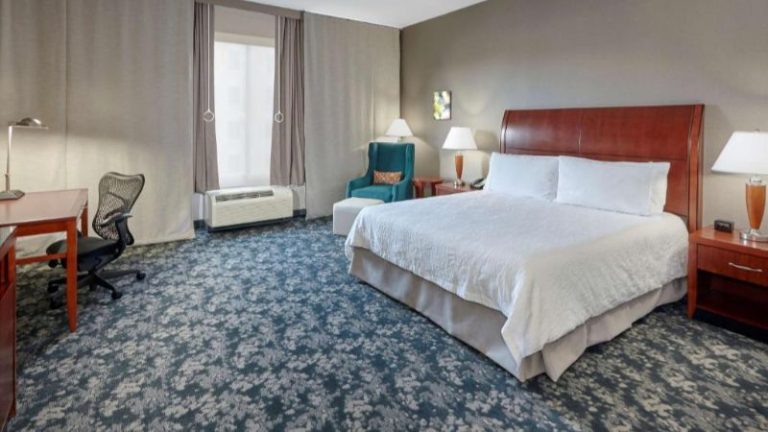 Hilton Garden Inn Naperville/Warrenville