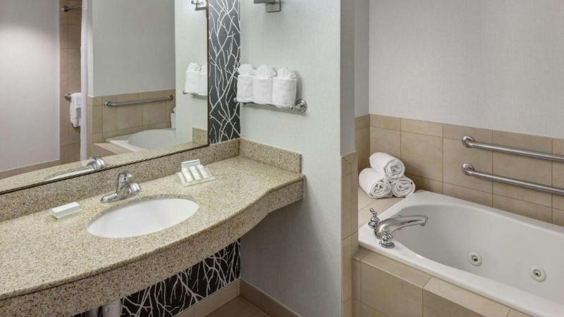 Hilton Garden Inn Naperville/Warrenville