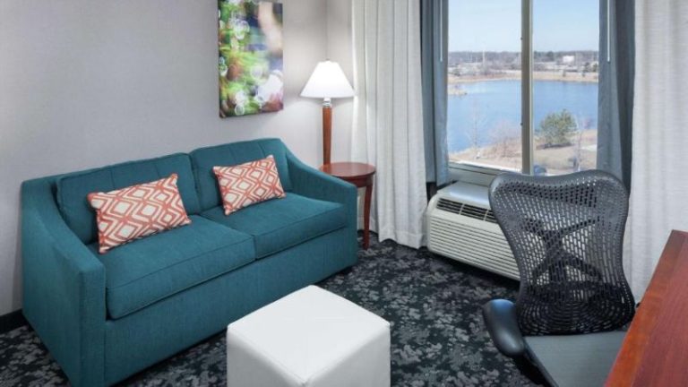 Hilton Garden Inn Naperville/Warrenville