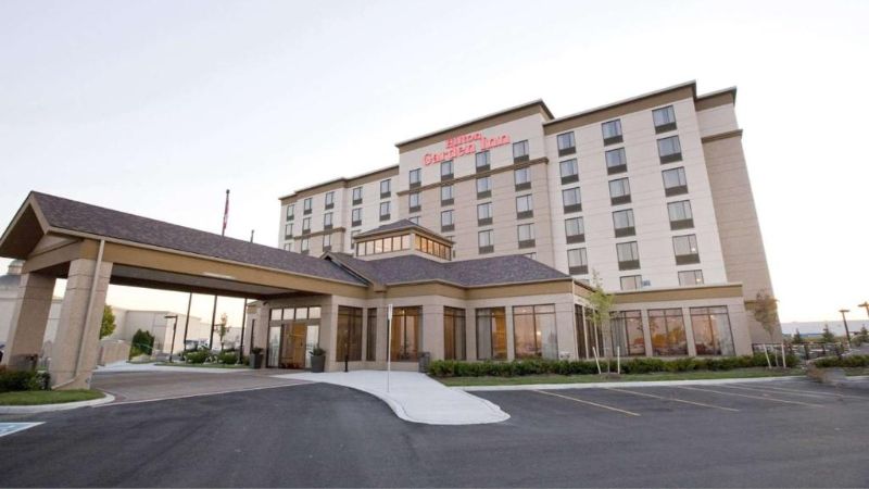 Hilton Garden Inn Toronto/Brampton, room with private jacuzzi, photo 8