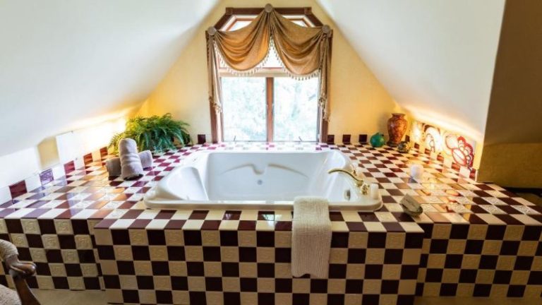 Historic Webster House Bed and Breakfast