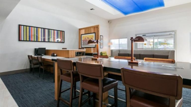 Holiday Inn Express & Suites Everett By IHG