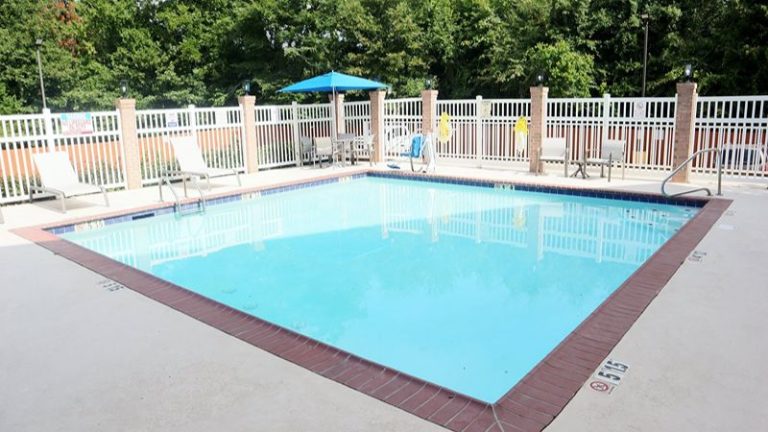 Holiday Inn Express & Suites Baton Rouge North By IHG