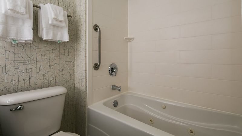 Holiday Inn Express & Suites Everett By IHG