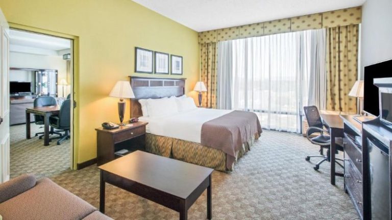 Holiday Inn Roanoke-tanglewood-rt 419&i581 by IHG