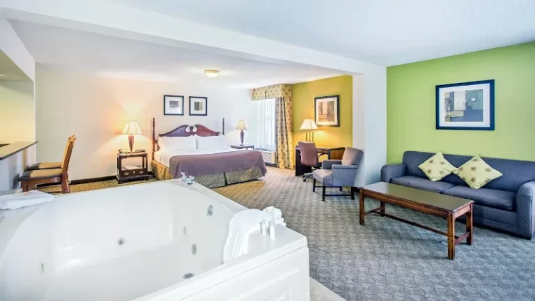 Holiday Inn Roanoke-tanglewood-rt 419&i581 by IHG