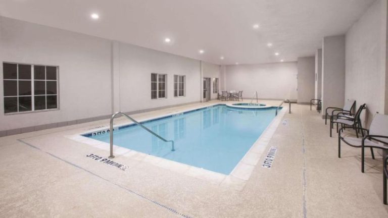 La Quinta Inn & Suites by Wyndham Mansfield TX