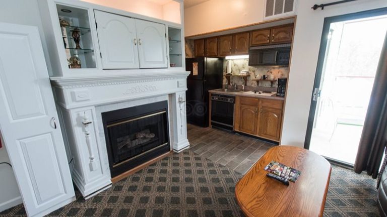 Laurel Inn Condominiums