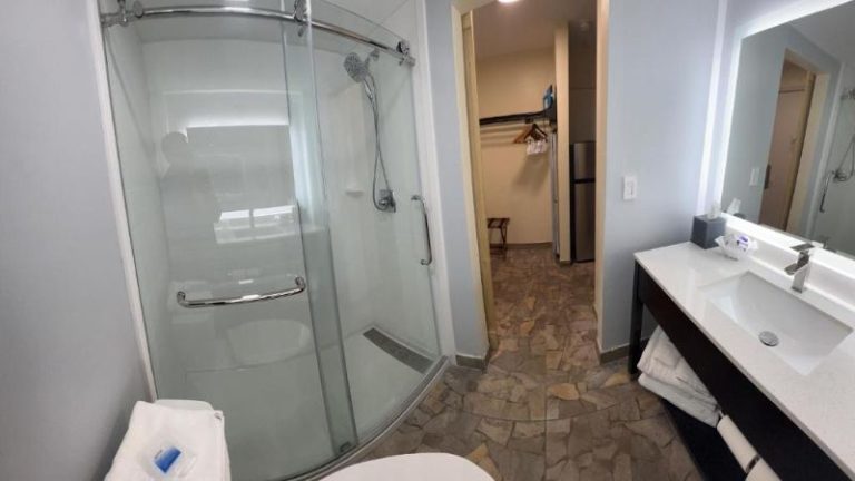 Ocean Sands Beach Boutique Inn – 1 Acre Private Beach