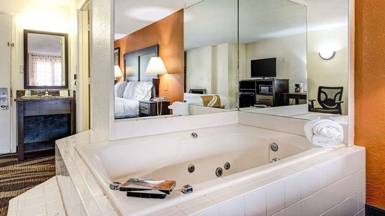 Quality Inn Creekside – Downtown Gatlinburg
