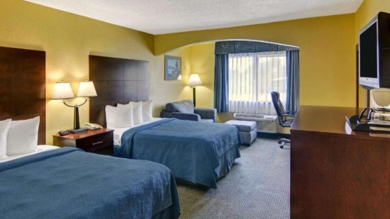 Quality Inn & Suites Grand Prairie South