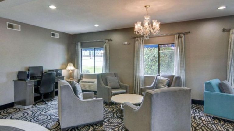 Quality Inn & Suites Grand Prairie South