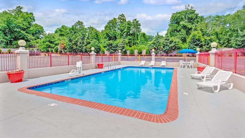 Ramada by Wyndham Baltimore West, room with private jacuzzi, photo 5