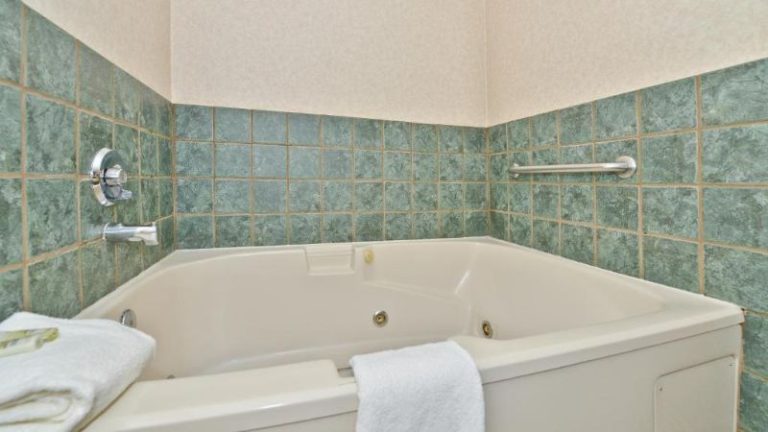 Ramada by Wyndham Kent Seattle Area