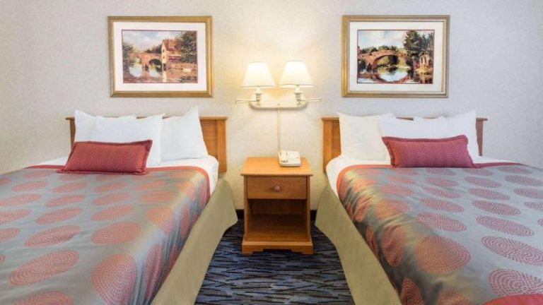 Ramada by Wyndham Kent Seattle Area