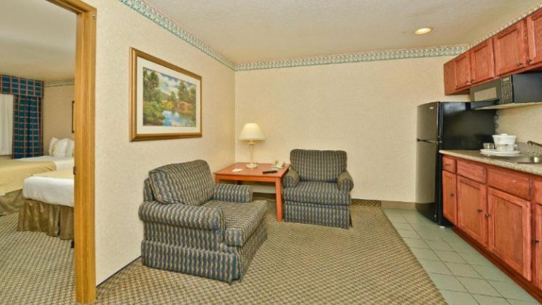 Ramada by Wyndham Kent Seattle Area
