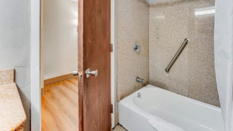 Red Carpet Inn & Suites – Northeast Philadelphia