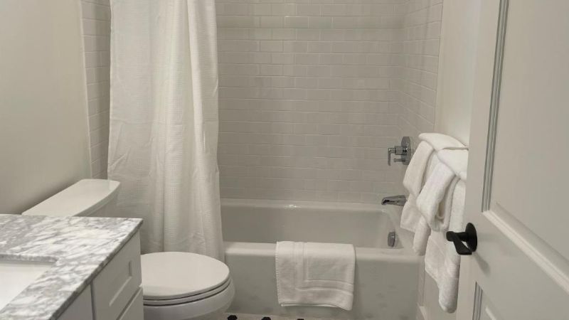 The Gables Inn Sausalito, room with private jacuzzi, photo 3