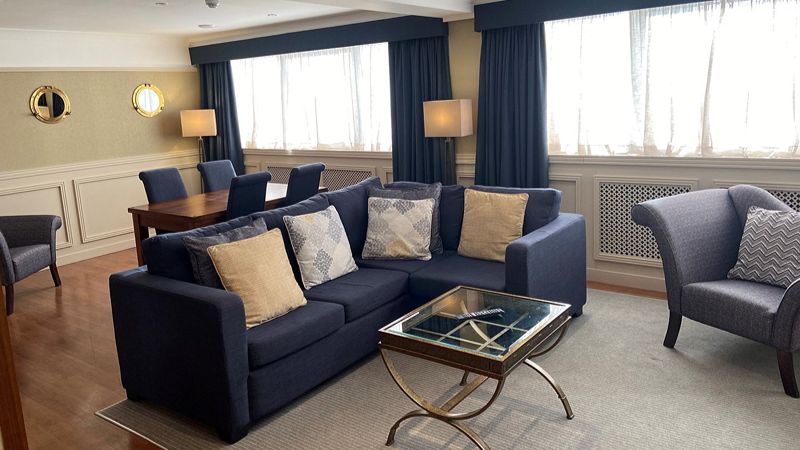 The Liner Hotel, room with private jacuzzi, photo 4