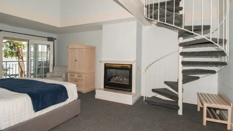 The Sand Hill Inn, room with private jacuzzi, photo 4