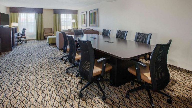 Wingate By Wyndham Roseville / Detroit