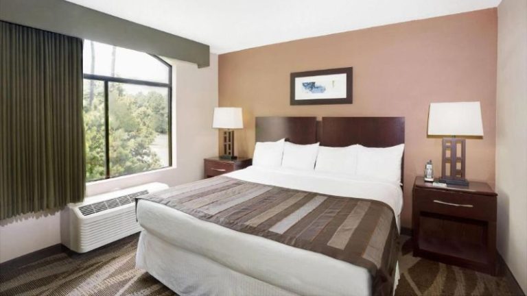 Wingate By Wyndham Raleigh Durham / Airport