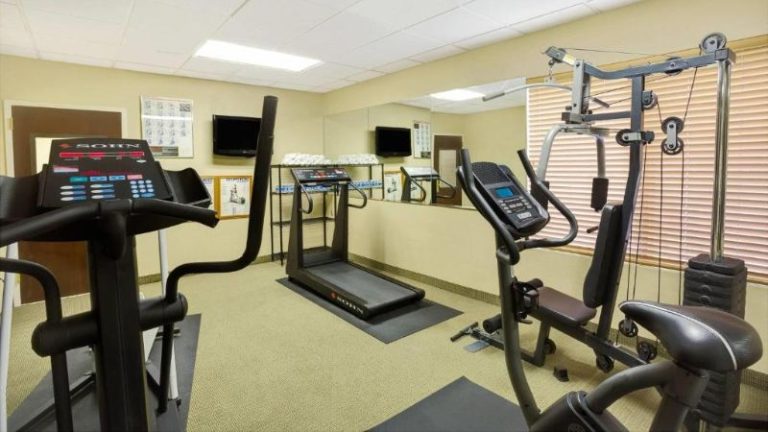 Wingate By Wyndham Raleigh Durham / Airport