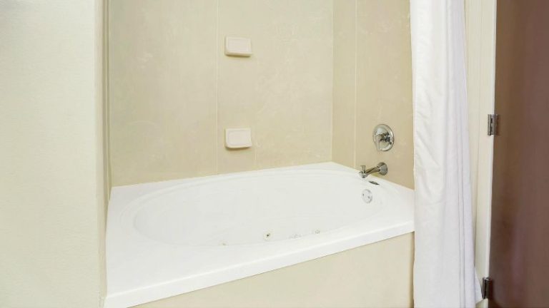 Wingate By Wyndham Raleigh Durham / Airport
