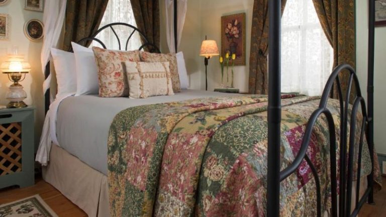 1825 Inn Bed and Breakfast