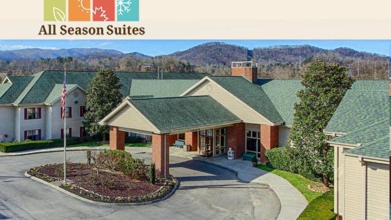 All Season Suites Pigeon Forge, room with private jacuzzi, photo 8