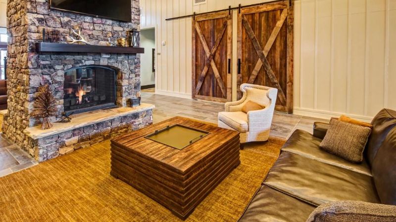 Black Fox Lodge Pigeon Forge, Tapestry Collection by Hilton, room with private jacuzzi, photo 6