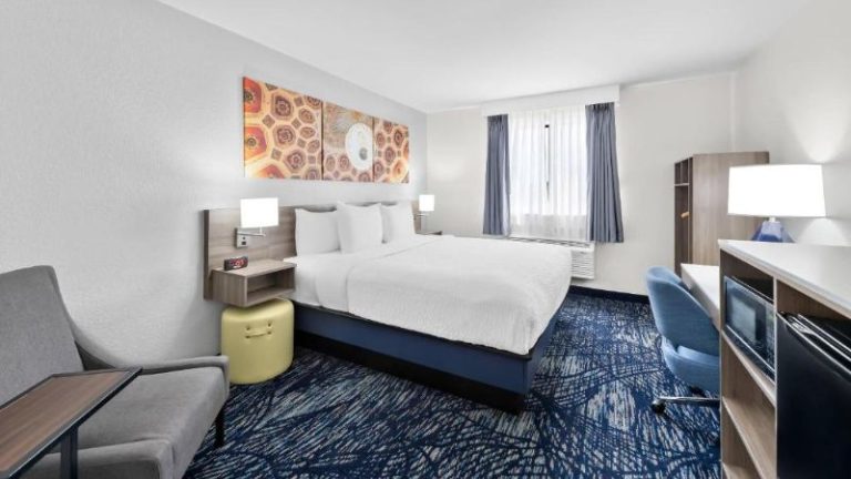 Clarion Pointe Shreveport