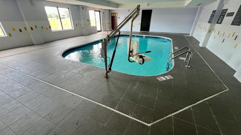 Comfort Inn & Suites Memphis East, room with private jacuzzi, photo 7