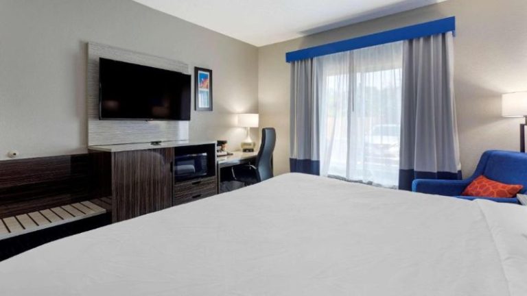 Comfort Inn & Suites Memphis East