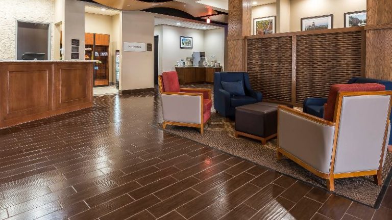 Comfort Suites University