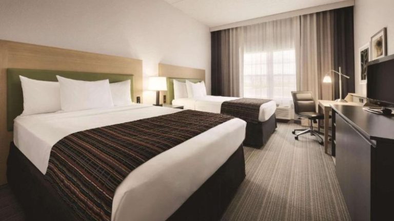 Country Inn & Suites by Radisson, Coralville, IA