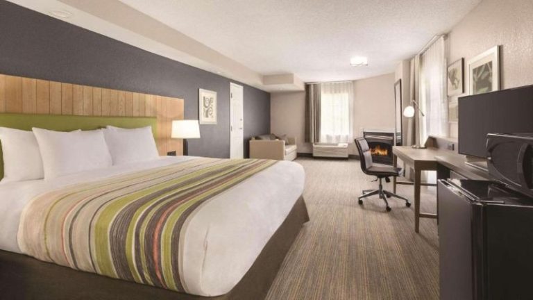 Country Inn & Suites by Radisson, Pigeon Forge South, TN
