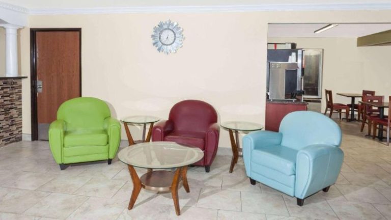 Days Inn by Wyndham Springfield