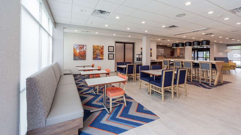 Hampton Inn Winchester North / Conference Center, photo 6