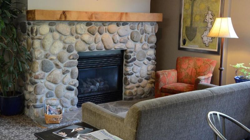 Hilltop Inn by Riversage, room with private jacuzzi, photo 5