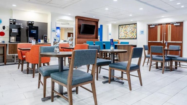 Holiday Inn Express & Suites Memphis/Germantown by IHG