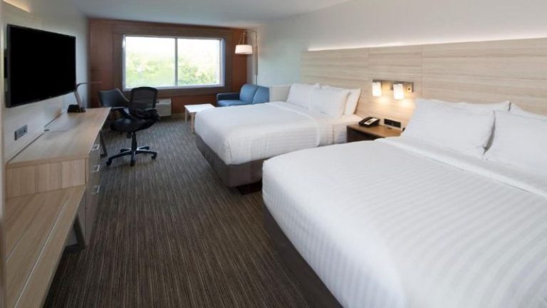 Holiday Inn Express & Suites Portage By IHG