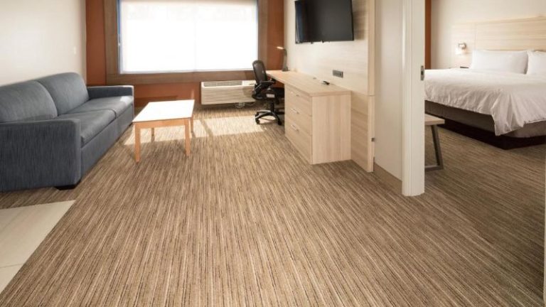 Holiday Inn Express & Suites Portage By IHG