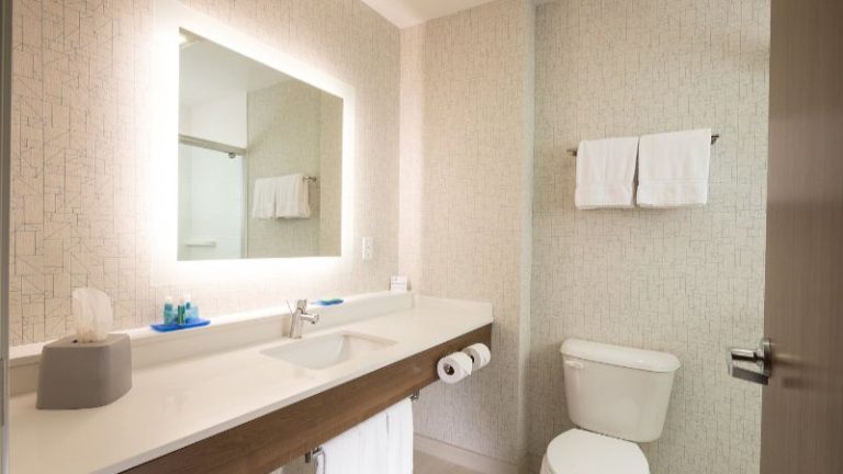 Holiday Inn Express & Suites Portage By IHG