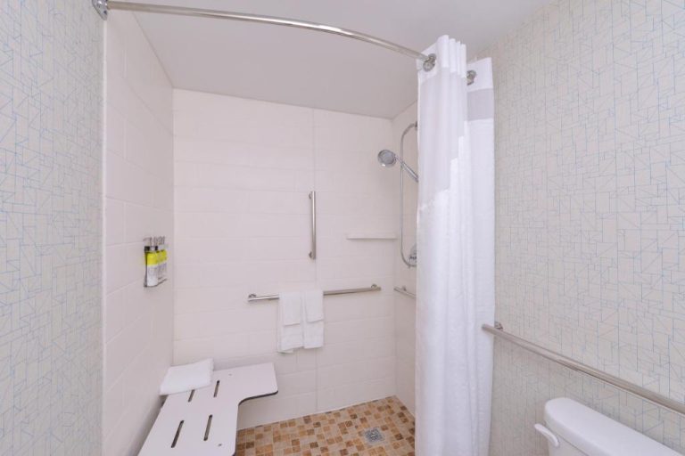 Holiday Inn Express & Suites Shreveport – West By IHG