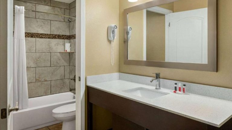 Howard Johnson by Wyndham Pigeon Forge