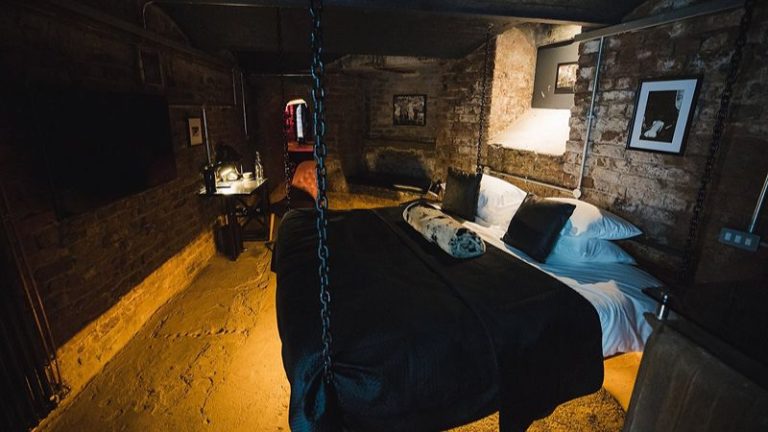 Impossible Motel