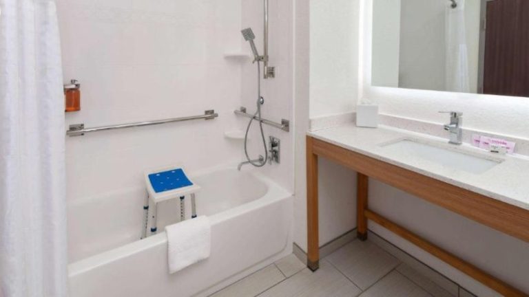 La Quinta Inn & Suites by Wyndham Coralville Iowa City